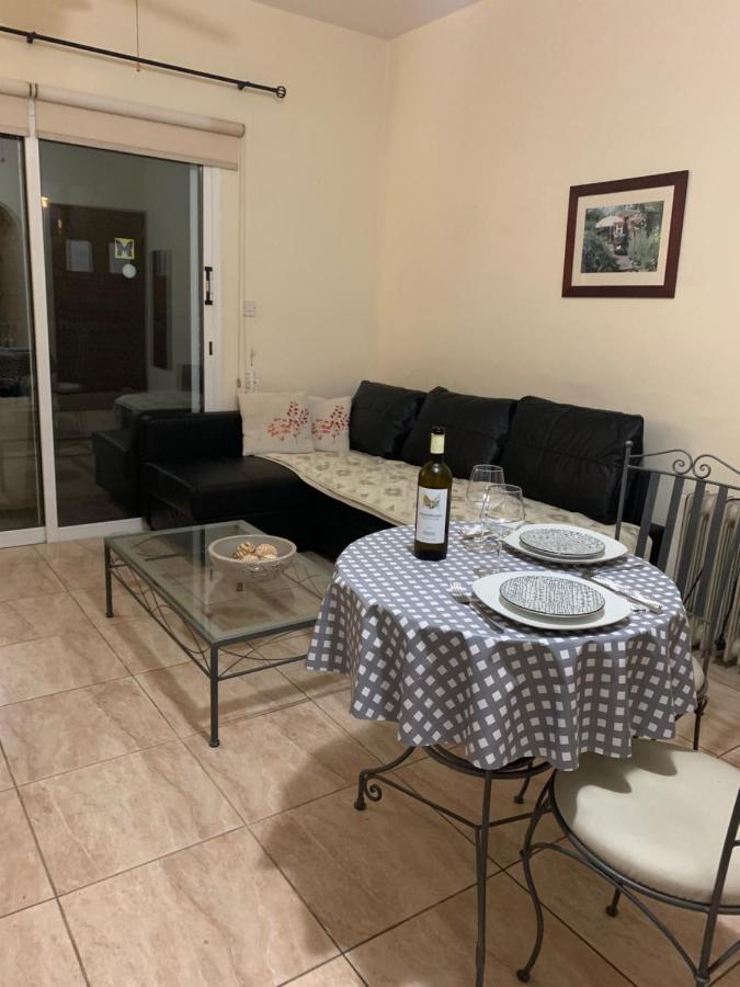 Appartement Limnos Gardens Paphos Buitenkant foto